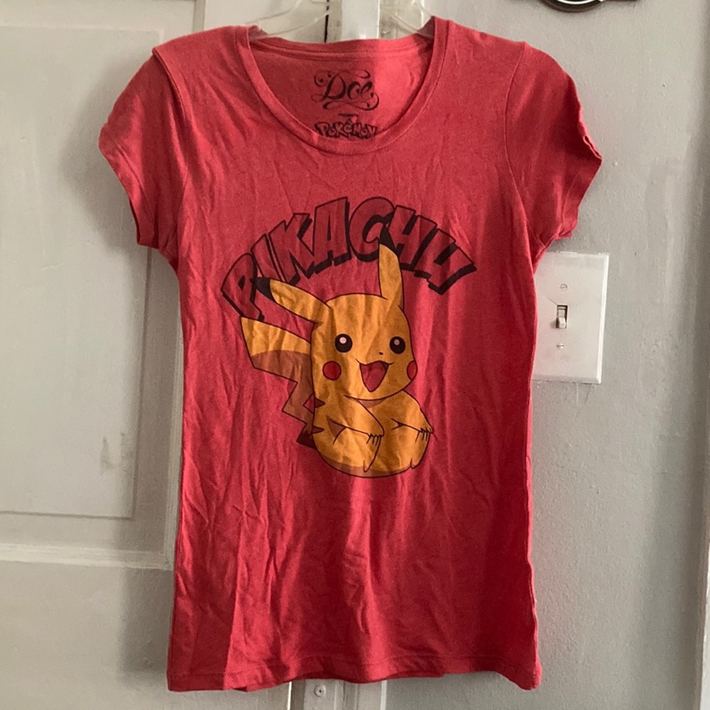 Doe Medium Scoop Neck Orange Red Pikachu Graphic Tee Comfy
